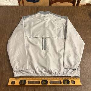 Adidas Men's Grey Full Zip Vented Windbreaker Jacket Size: XL
Color Grey
Shipped